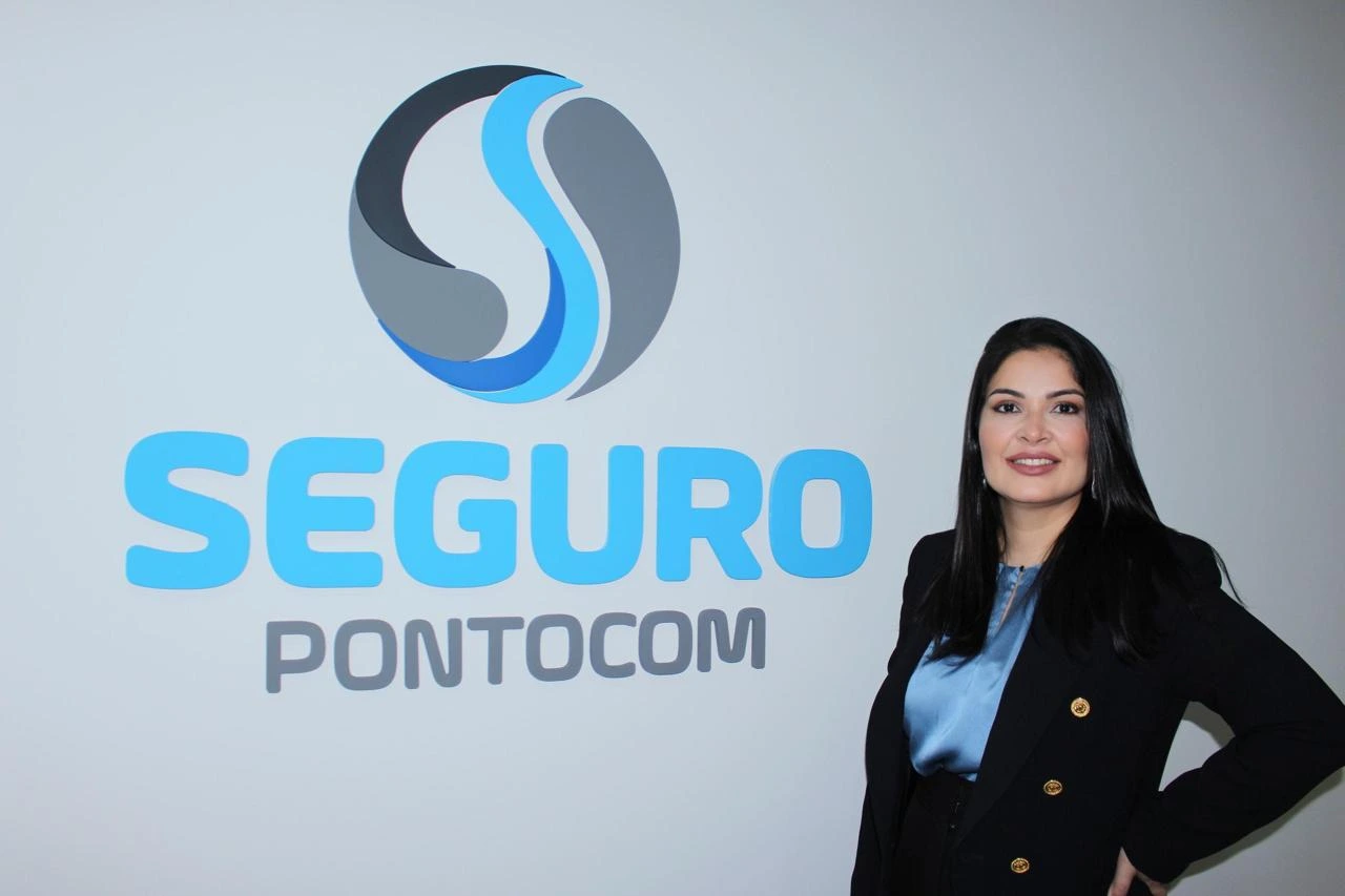 Helen Viana, corretora e fundadora da SeguroPontoCom